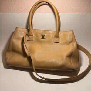 Chanel Camel Vintage Cerf Tote Leather Shoulder Bag w original cards and dustbag